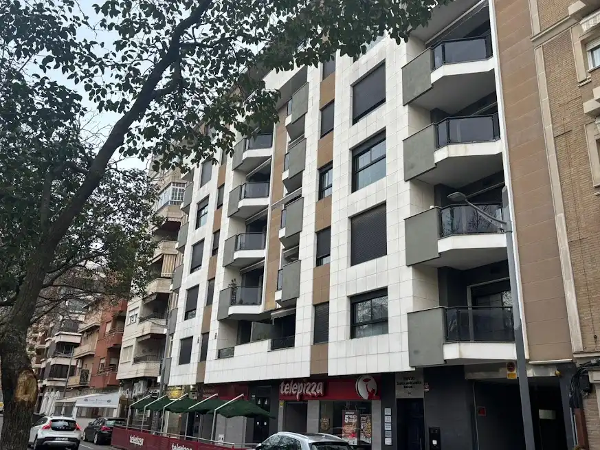 Vista exterior de Piso de alquiler en Linares con Aire acondicionado, Calefacción y Parquet