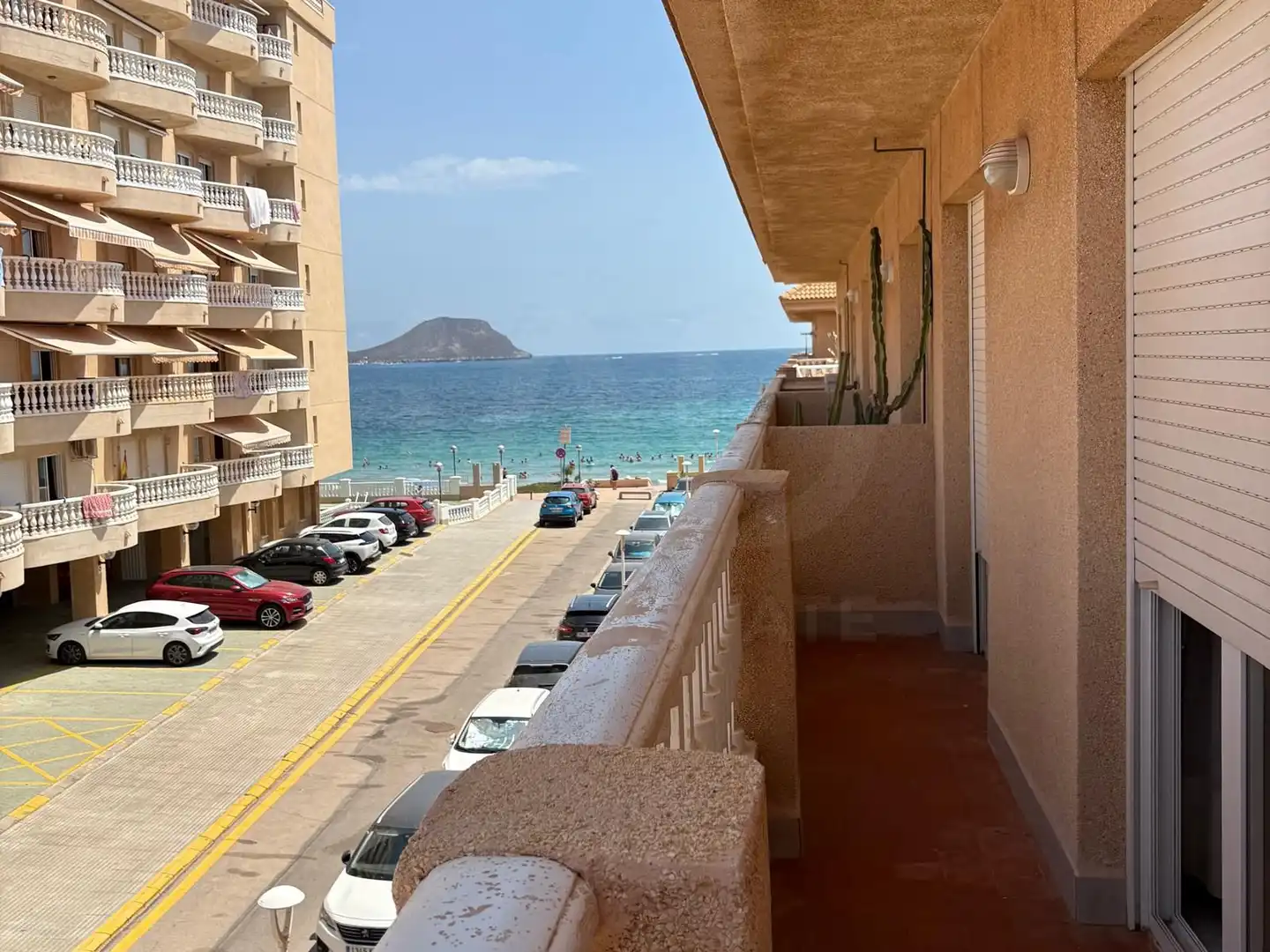 Vista exterior de Dúplex en venda en La Manga del Mar Menor amb Terrassa i Piscina
