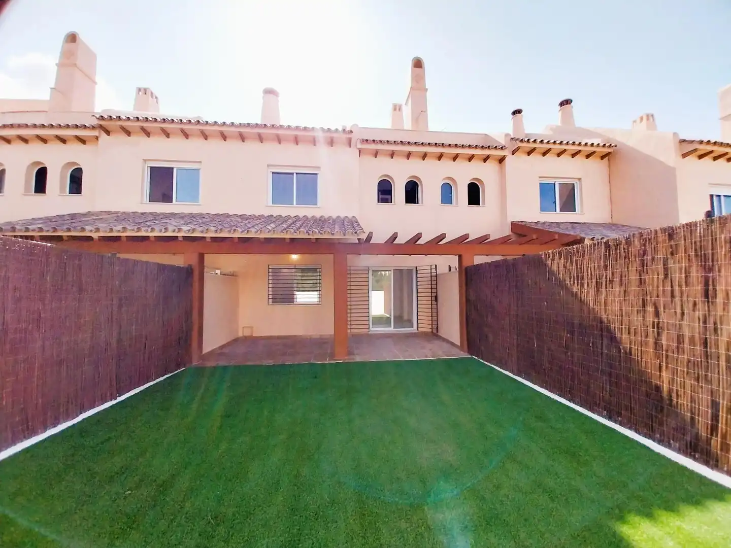 Maison mitoyenne avec terrasse à vendre à ADARVES DE CALYPSO