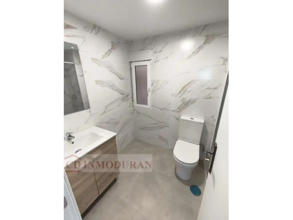 Badezimmer von Wohnung zum Verkauf in Alicante / Alacant