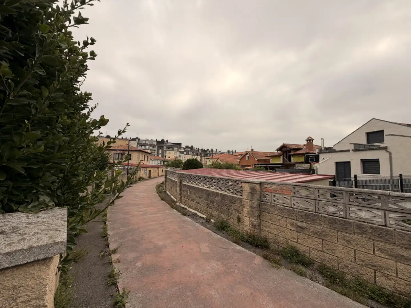 Vista exterior de Residencial en venta en Torrelavega 