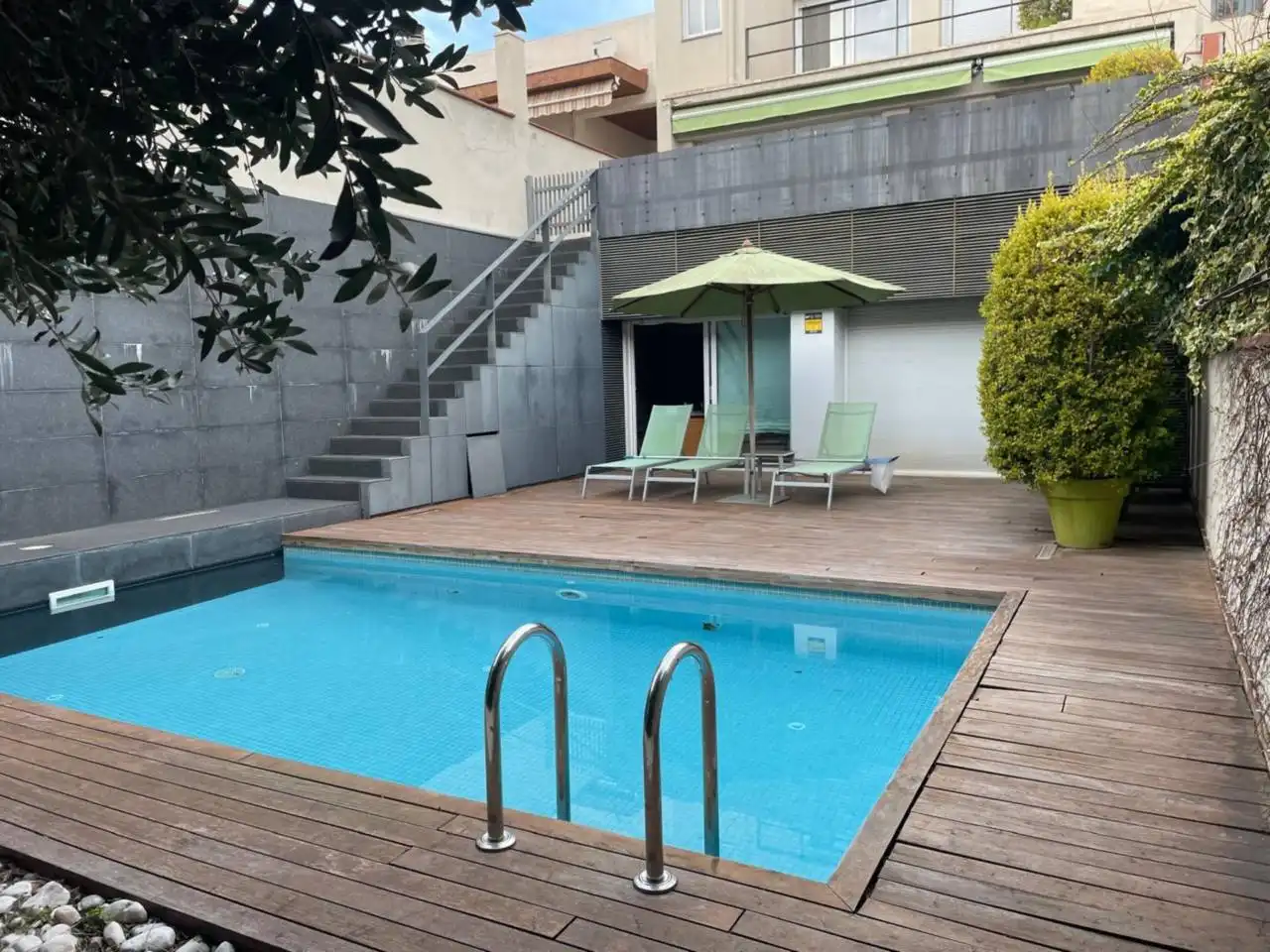 Swimming pool of Houses for sale in Sabadell  with Air Conditioner, Heating and Private garden