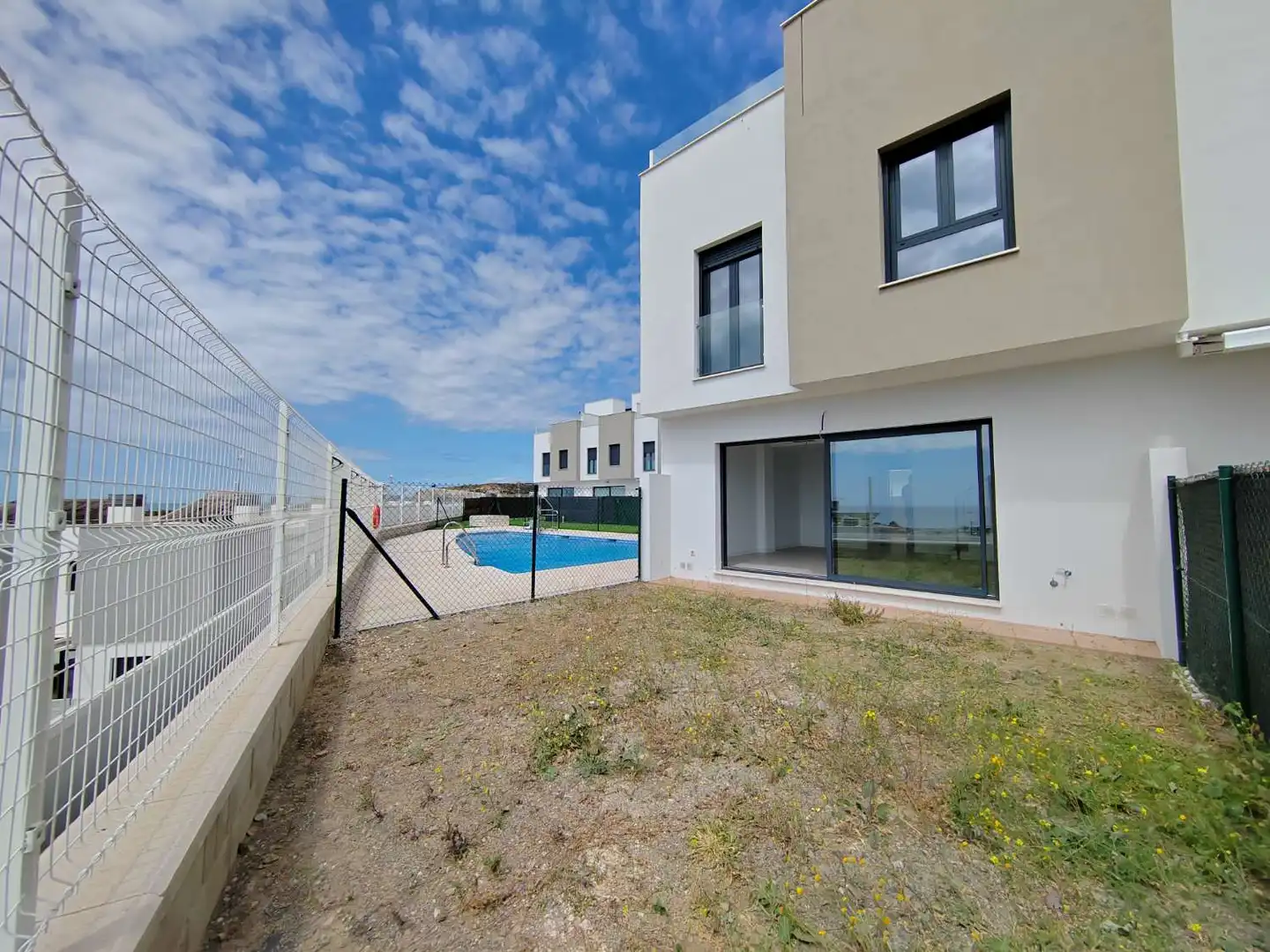 Vista exterior de Casa o chalet de alquiler en Vélez-Málaga con Aire acondicionado, Terraza y Piscina