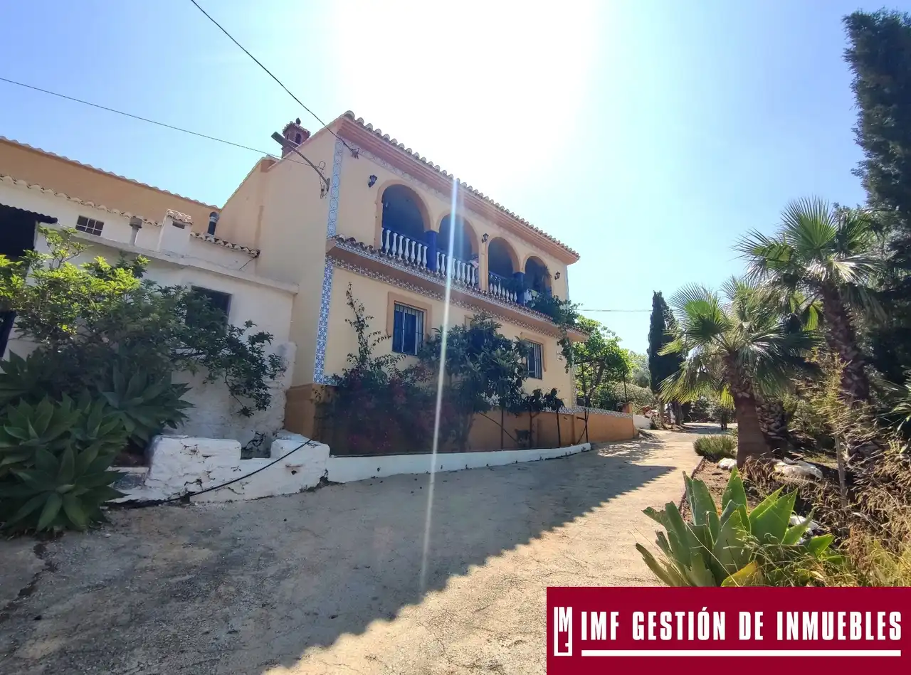 Vista exterior de Finca rústica en venta en Canillas de Aceituno con Jardín privado, Terraza y Amueblado