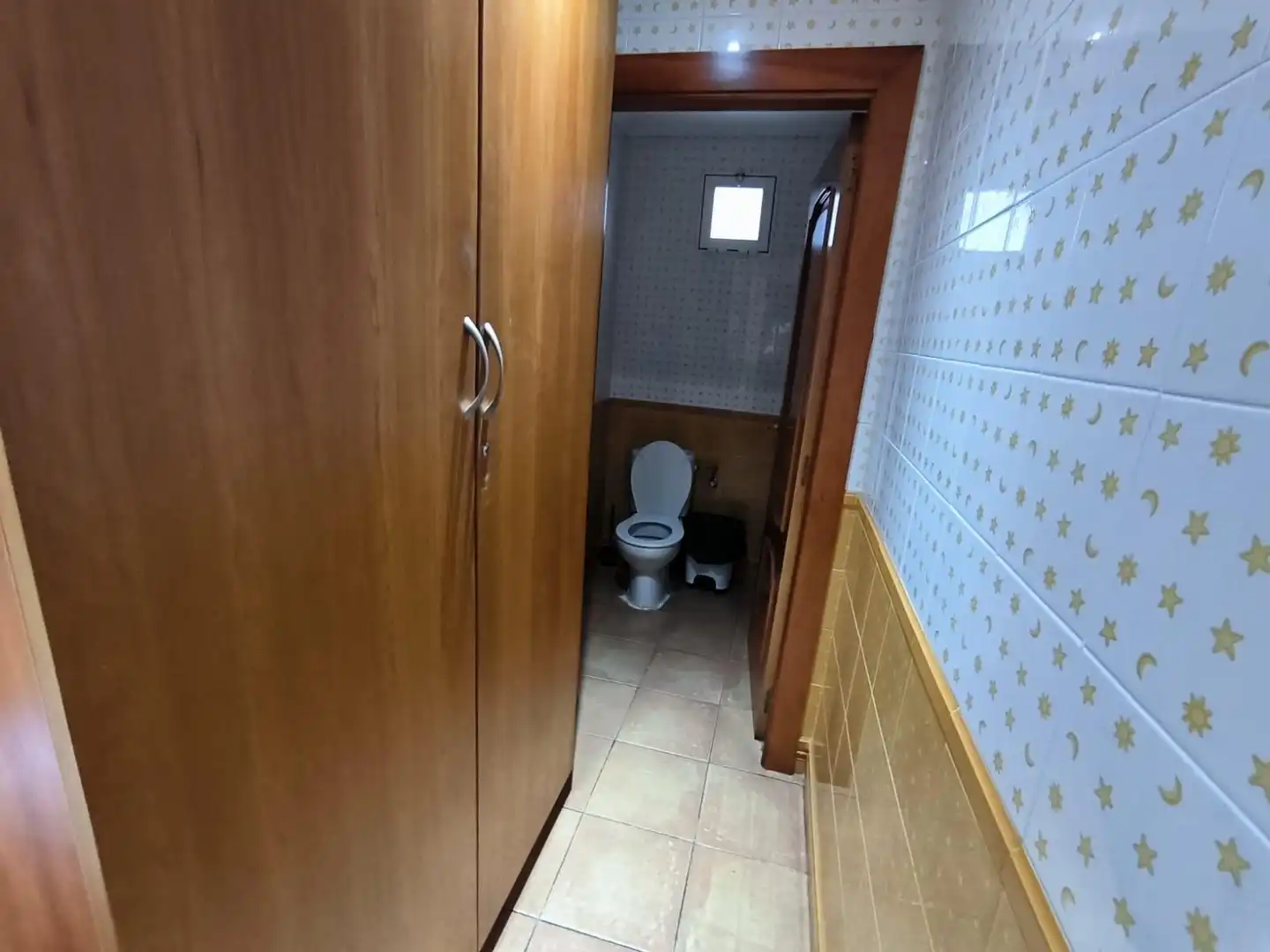Bany de Local de lloguer en Benidorm amb Terrassa i Moblat
