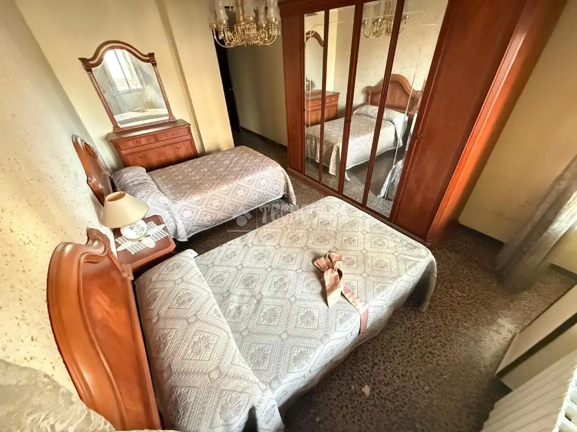 Bedroom of Flat for sale in Zaragoza  with Heating, Storage room and Furnished