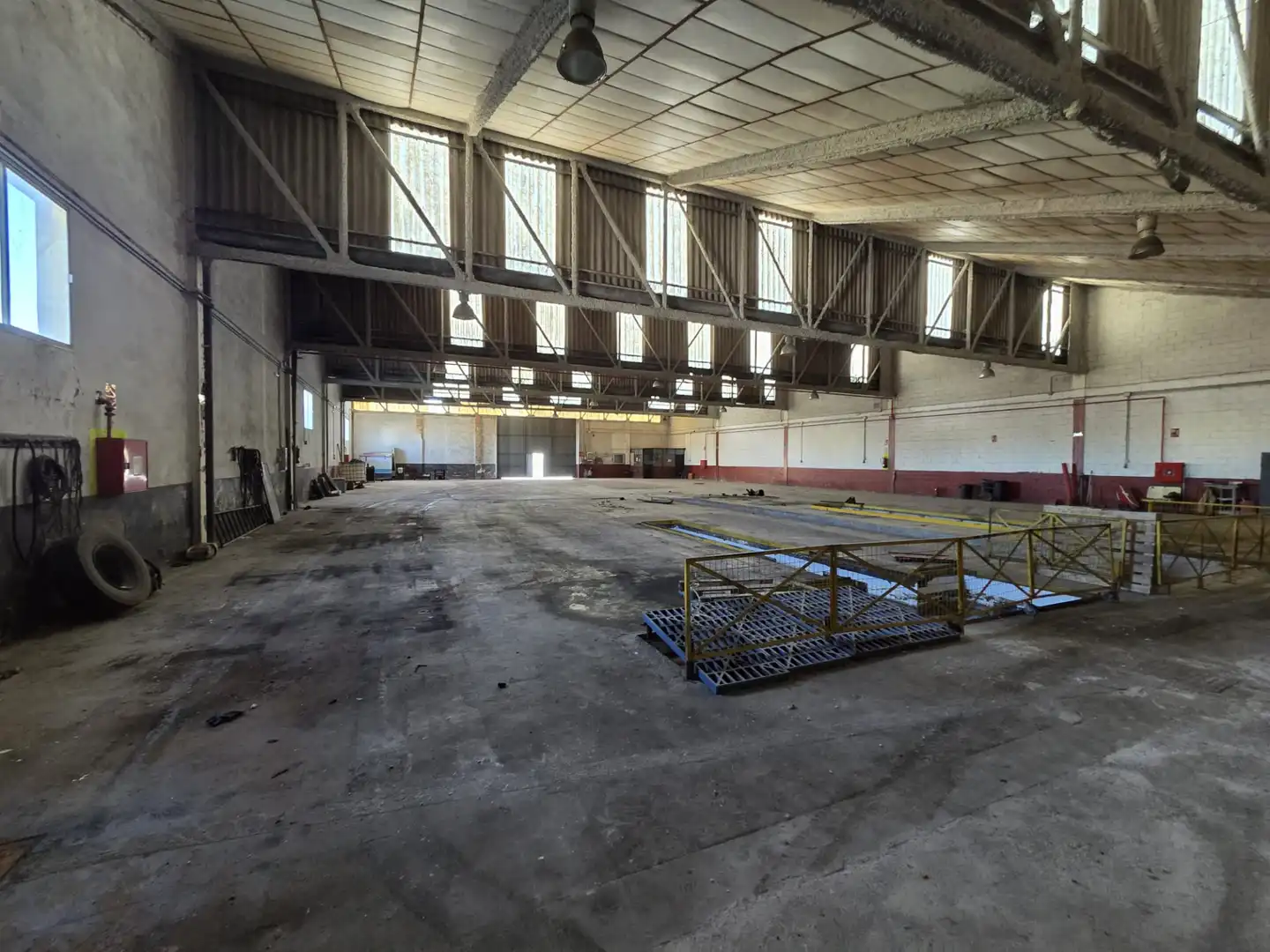 Fabrikhallen zum Verkauf in San Roque