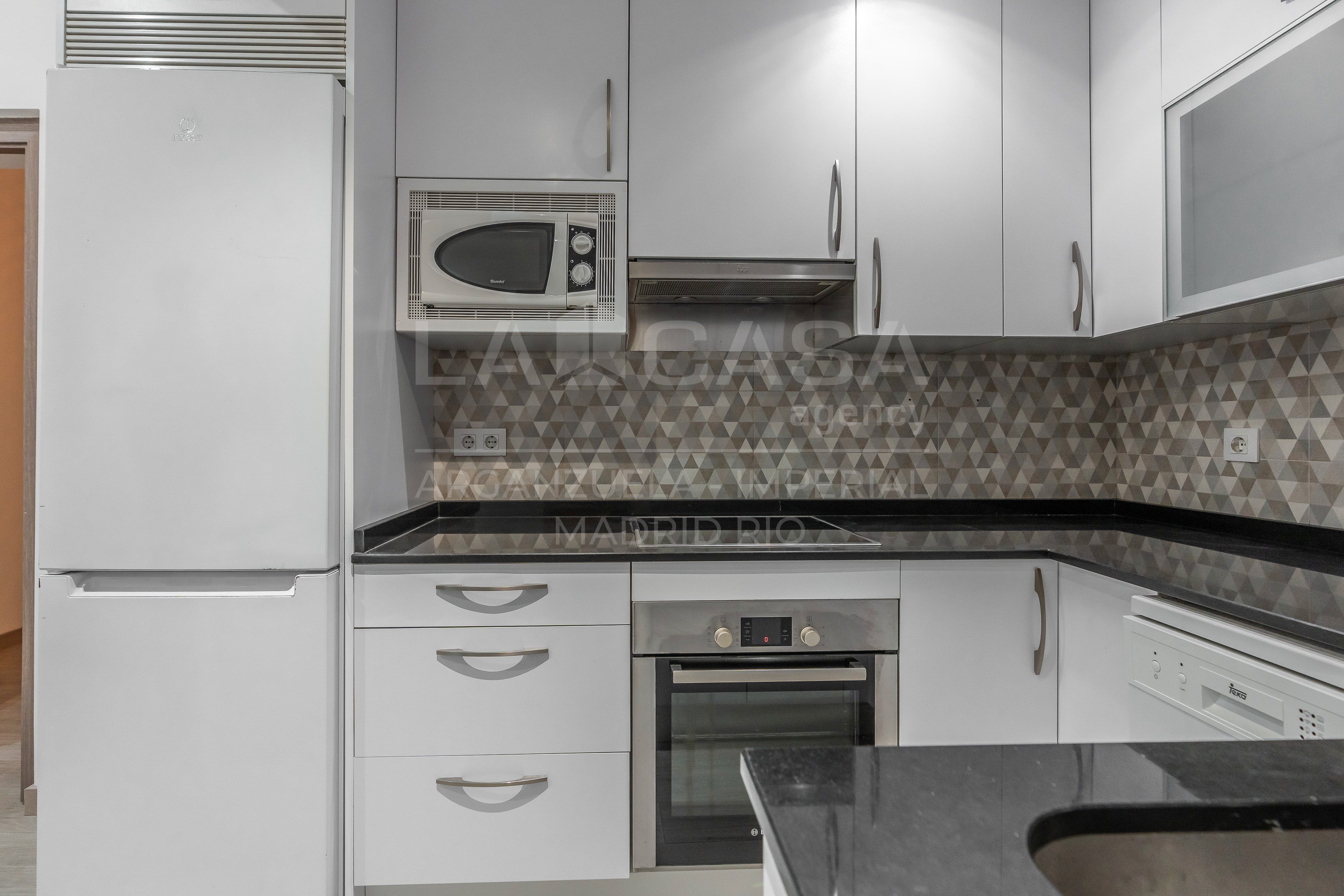 Kitchen of Flat for sale in  Madrid Capital  with Heating and Terrace