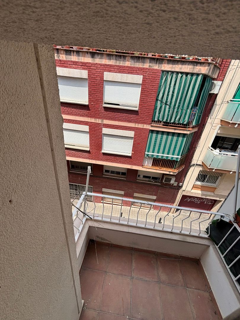 Exterior view of Flat for sale in Cornellà de Llobregat  with Balcony
