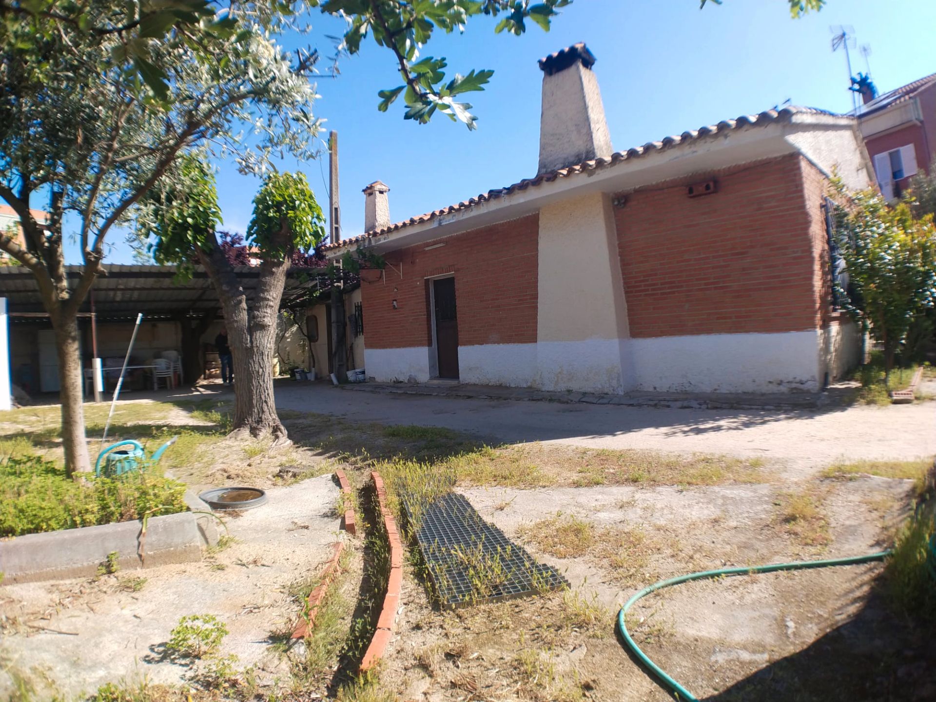 Vista exterior de Casa o xalet en venda en Humanes de Madrid amb Calefacció, Jardí privat i Traster