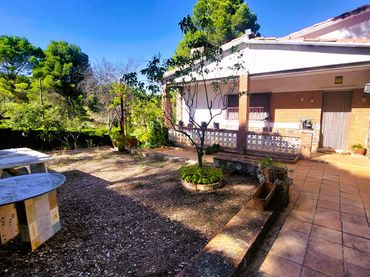 Xalet amb piscina en venda a Carrer dels Avets