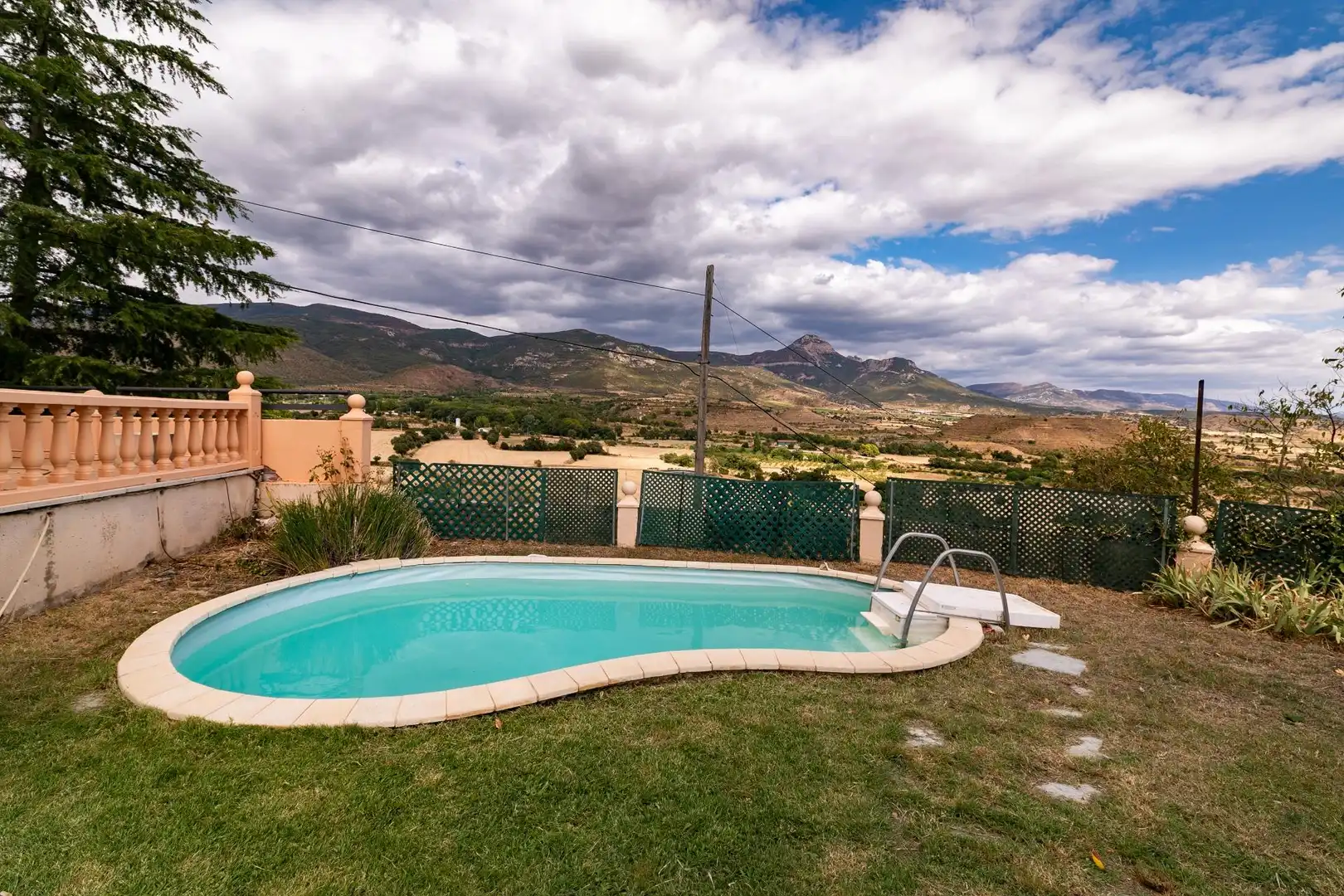 Piscina de Edifici en venda en La Sotonera, Huesca