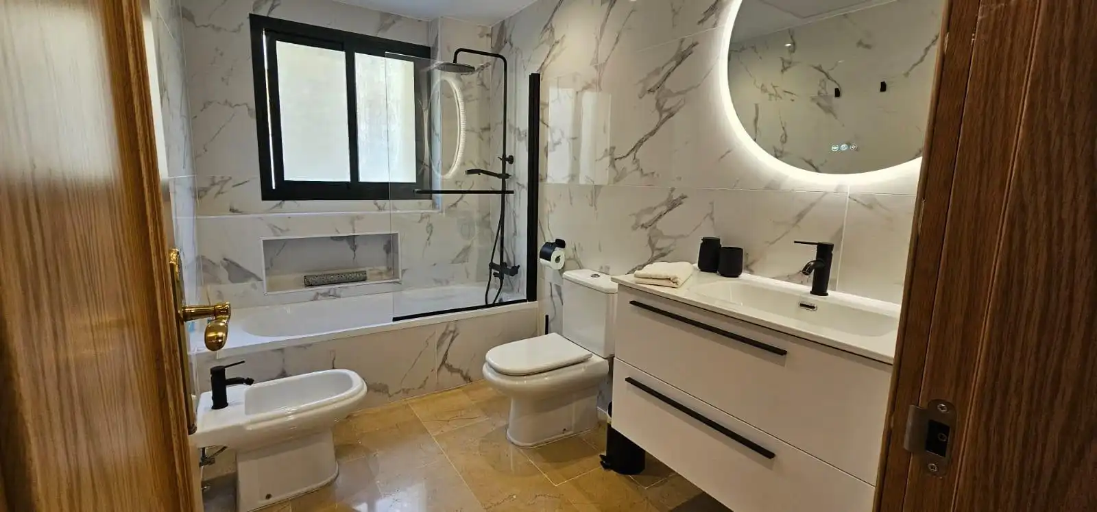 Badezimmer von Wohnung zur Miete in Marbella mit Privatgarten, Terrasse und Möbliert