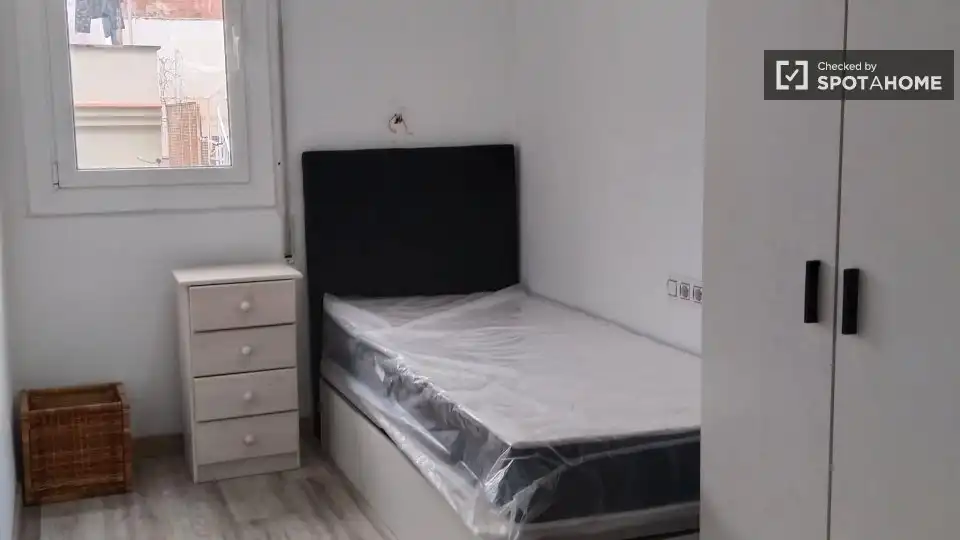 Habitación de Piso para compartir en Barcelona con Aire acondicionado, Calefacción y Amueblado