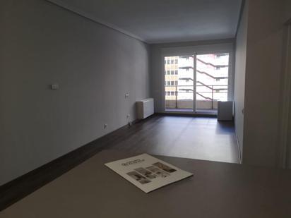 Bedroom of Flat to rent in  Madrid Capital