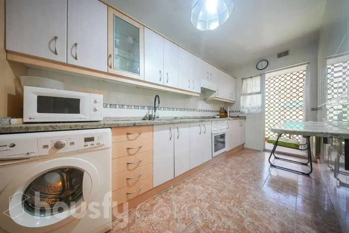 Cocina de Piso en venta en Madrid con Aire acondicionado, Calefacción y Jardín privado