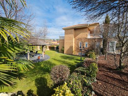 Garden of House or chalet for sale in Villaviciosa de Odón  with Air Conditioner, Heating and Private garden