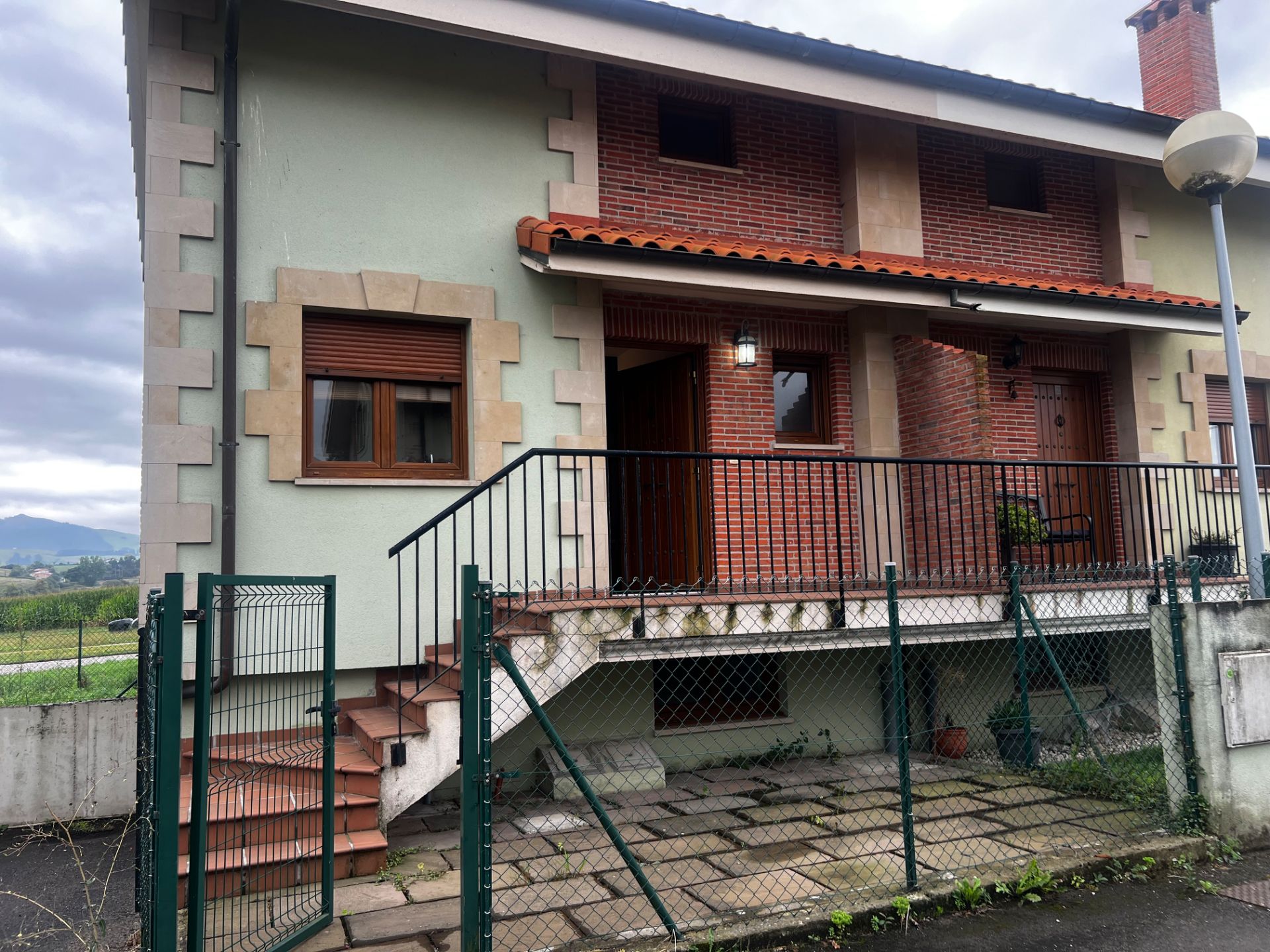 Exterior view of Single-family semi-detached for sale in Polanco  with Heating, Private garden and Parquet flooring
