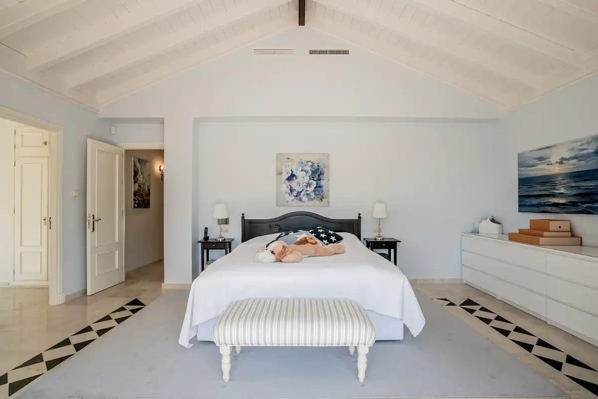 Dormitori de Casa o xalet en venda en Málaga amb Aire condicionat, Terrassa i Moblat
