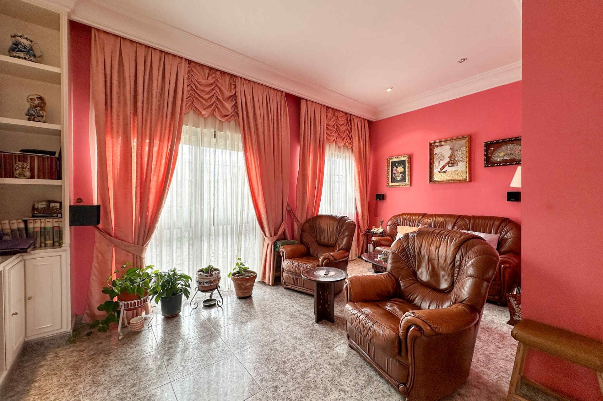 Living room of House or chalet for sale in Móstoles  with Air Conditioner, Terrace and Swimming Pool