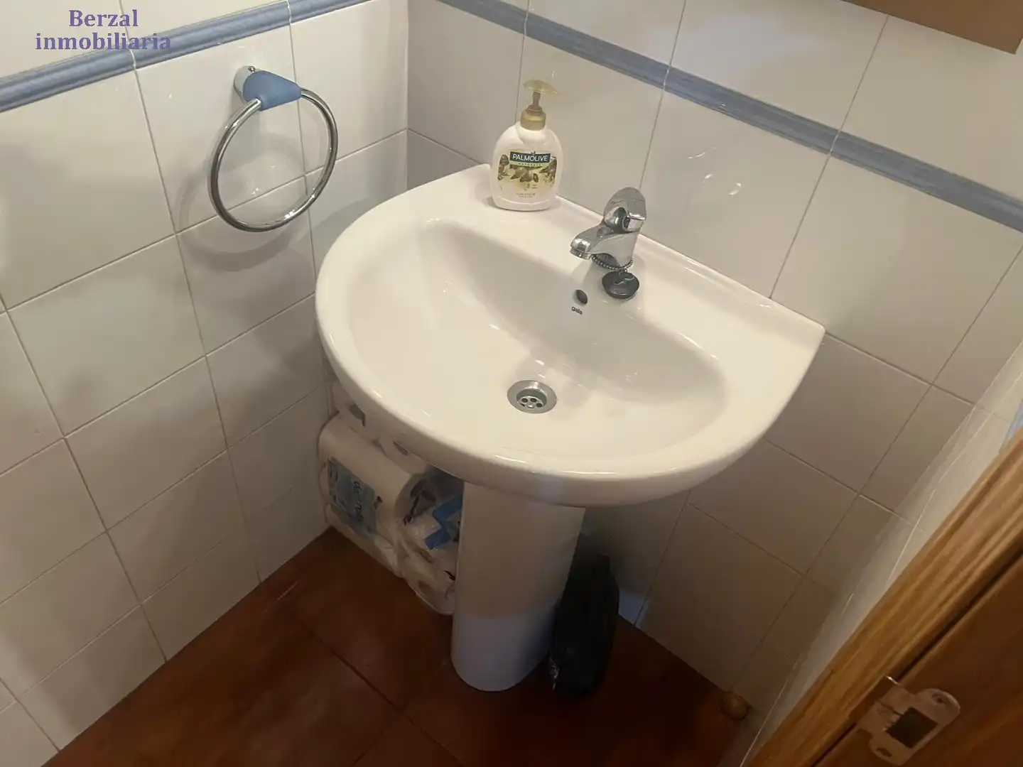 Bany de Casa adosada en venda en  Logroño amb Aire condicionat, Calefacció i Jardí privat