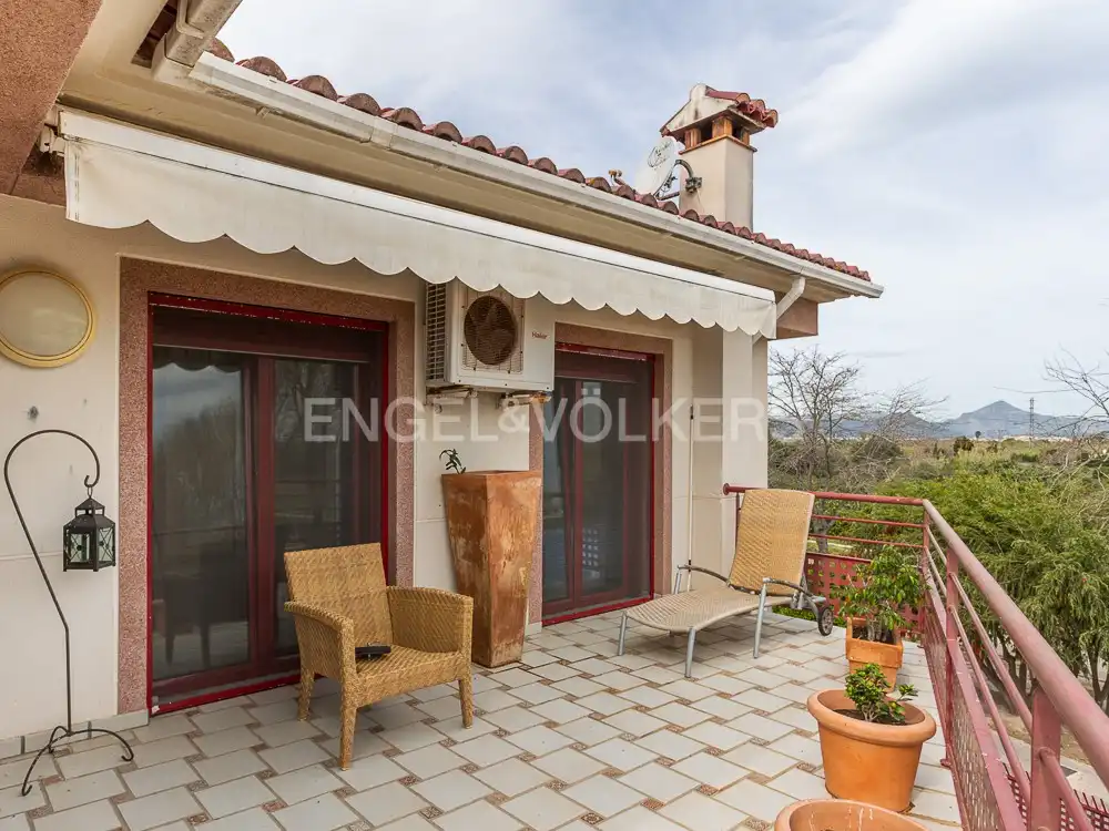 Terrassa de Casa o xalet en venda en Oliva amb Aire condicionat, Calefacció i Terrassa