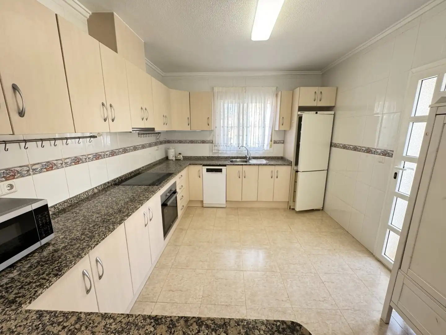 Cuina de Casa o xalet en venda en Rojales amb Aire condicionat, Jardí privat i Terrassa