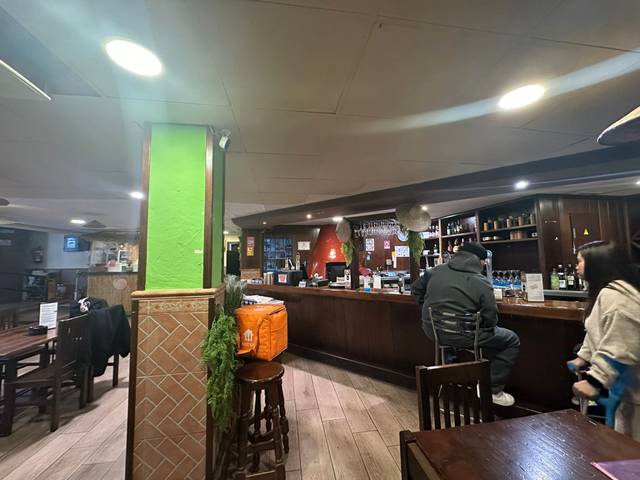 Local comercial en Alquiler en Avenida Virgen del Rosario en Híjar