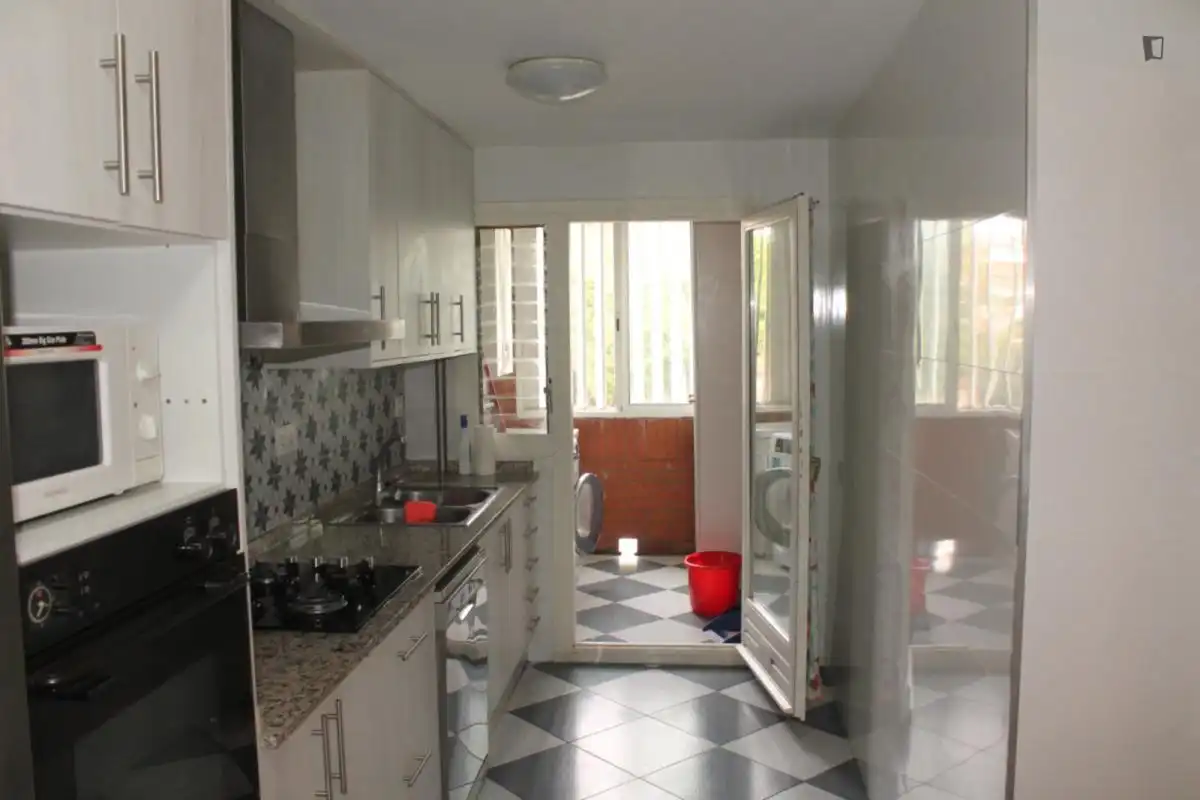 Room in Centre