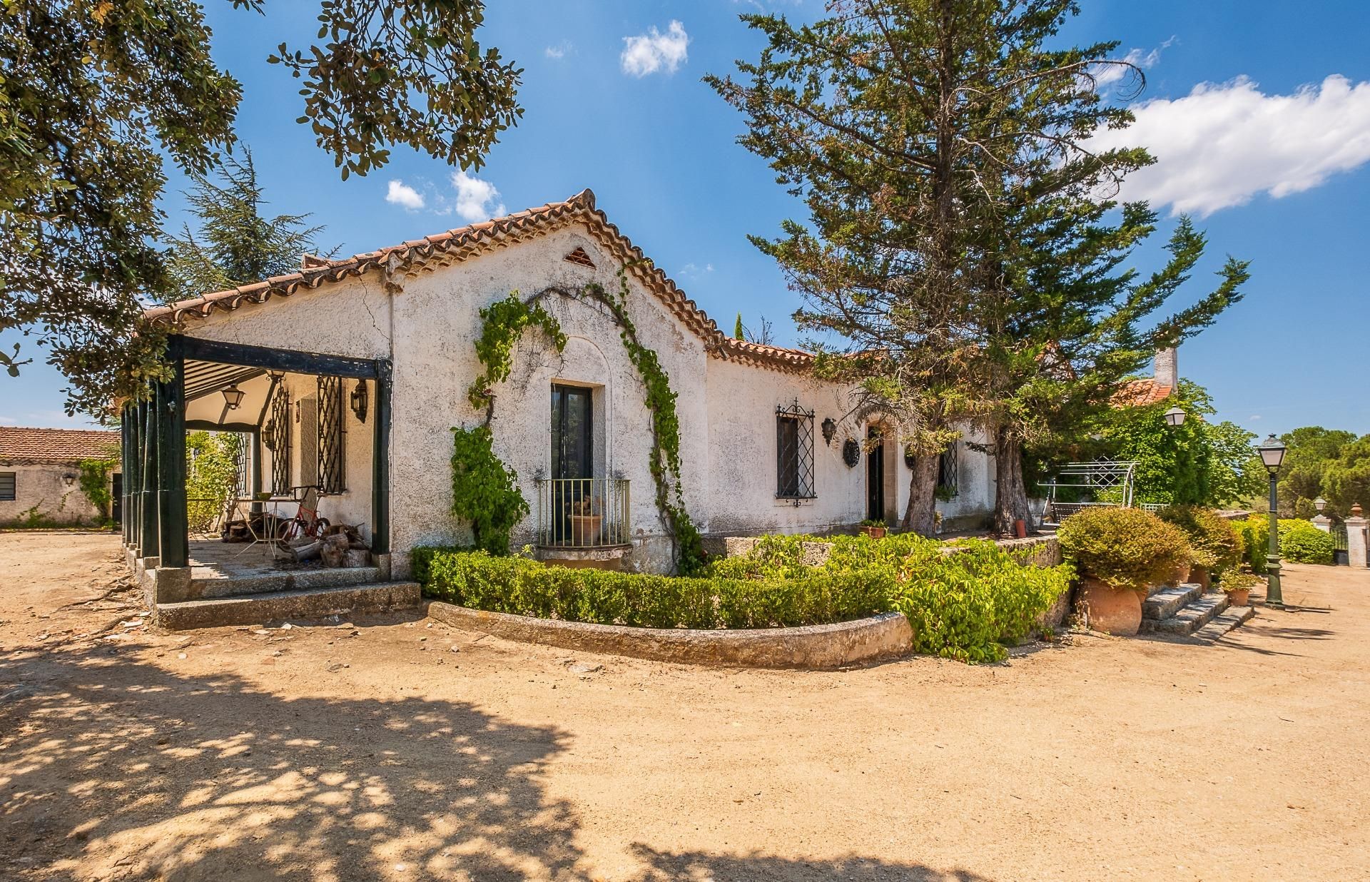 Exterior view of Country house for sale in Torrelodones  with Heating and Private garden