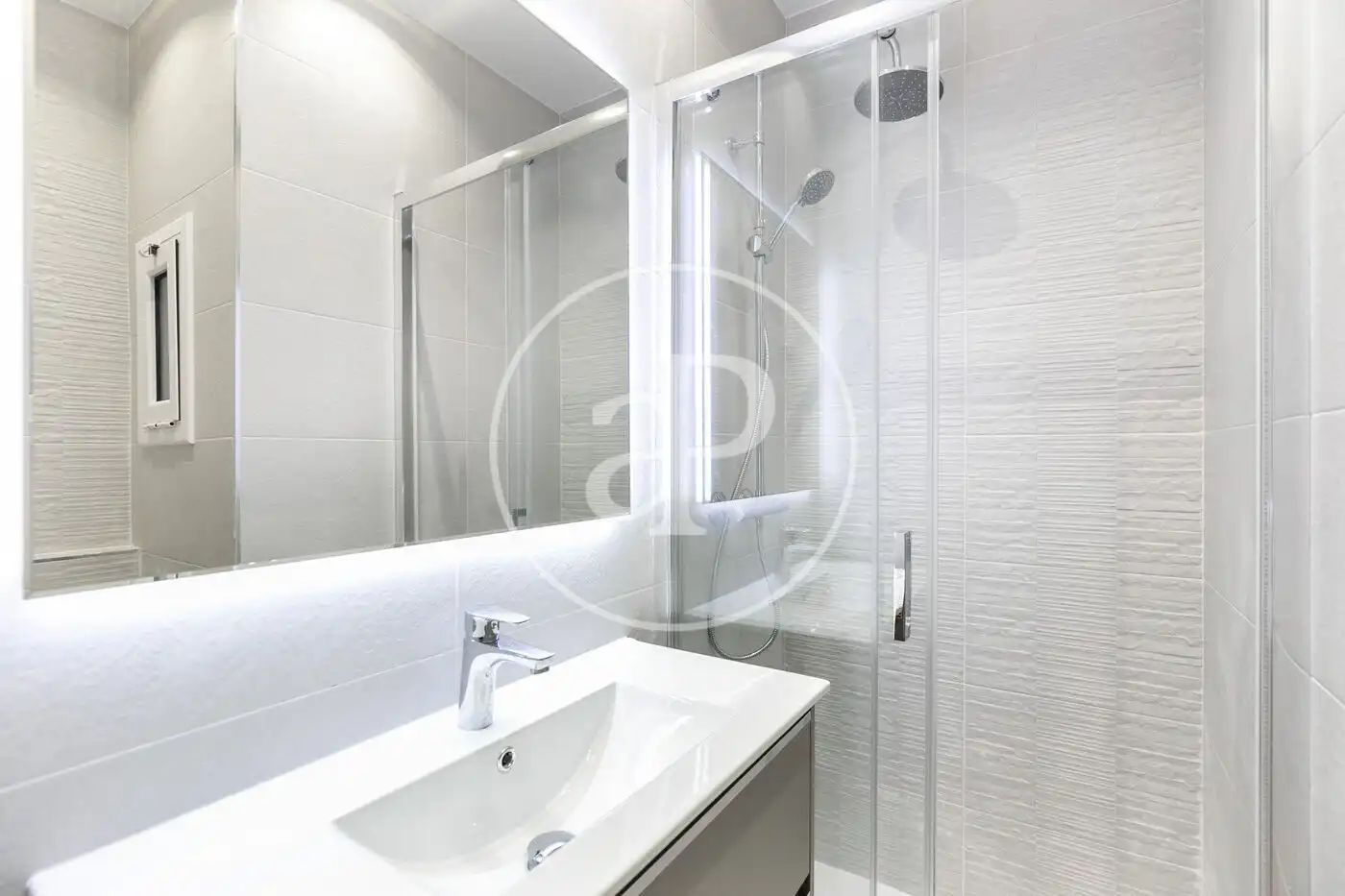 Baño de Piso en venta en Barcelona con Calefacción y Amueblado