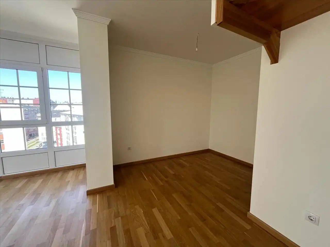 Sala d'estar de Dúplex en venda en Lugo amb Calefacció, Parquet i Terrassa