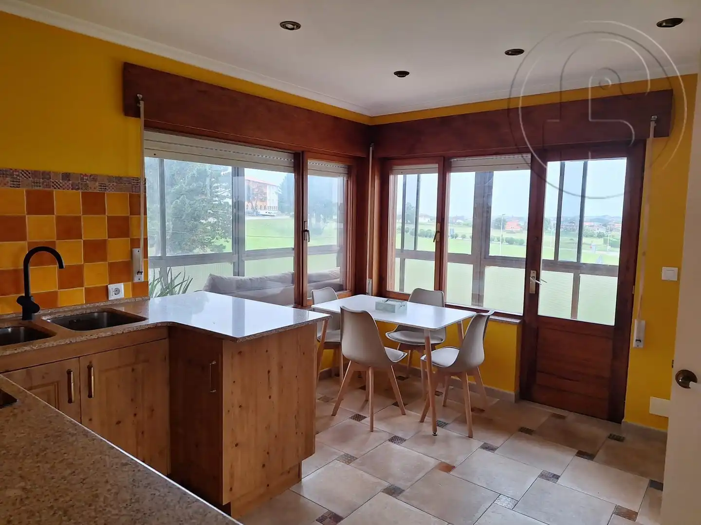 Menjador de Pis de lloguer en Piélagos amb Calefacció, Parquet i Terrassa