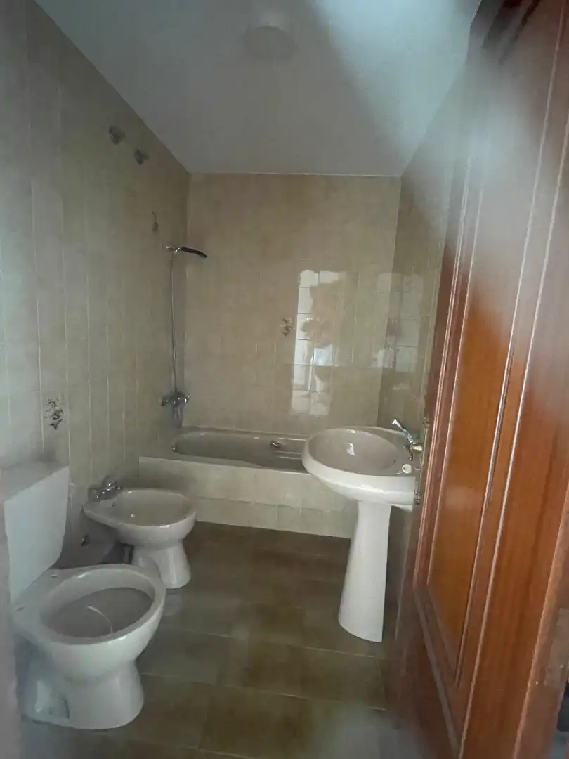 Badezimmer von Wohnung zur Miete in O Carballiño   mit Heizung, Parkett und Terrasse