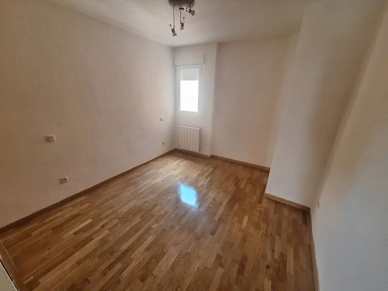 Schlafzimmer von Wohnung zum Verkauf in Fuenlabrada mit Heizung, Parkett und Abstellraum