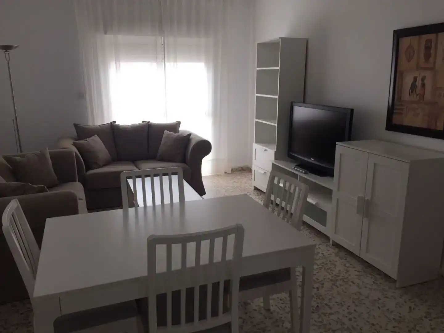 Wohnzimmer von Wohnung zur Miete in San Roque mit Balkon
