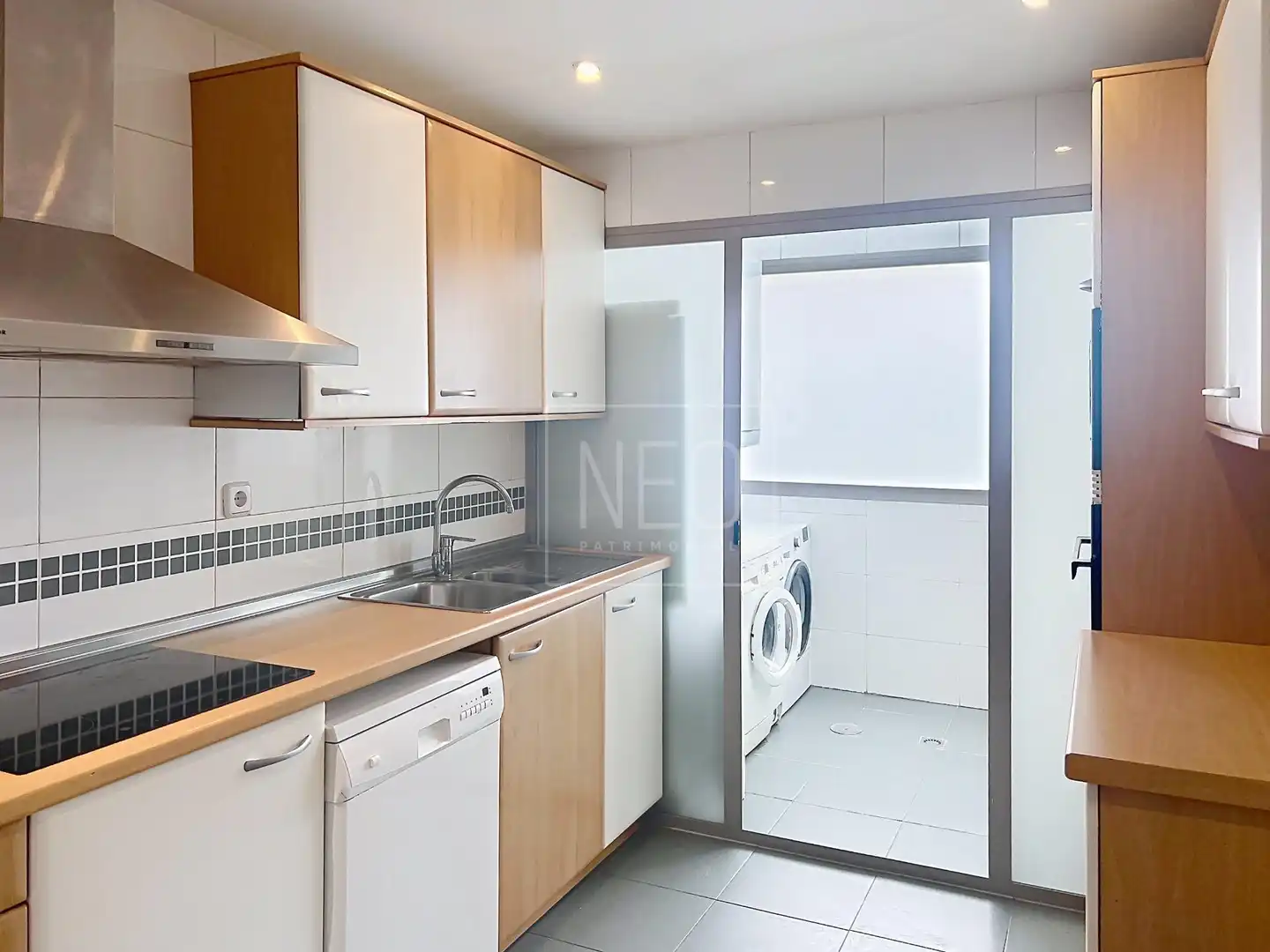 Kitchen of Flat for sale in Madrid  with Air Conditioner, Heating and Private garden