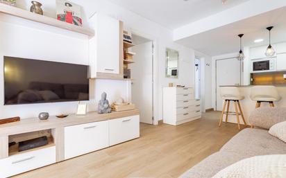 Living room of Flat for sale in Salou  with Air Conditioner, Terrace and Community pool
