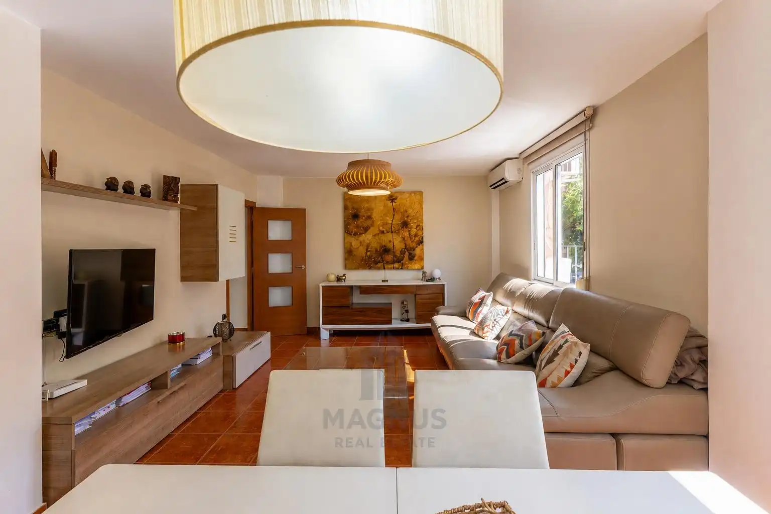 Sala d'estar de Pis en venda en Valencia amb Aire condicionat
