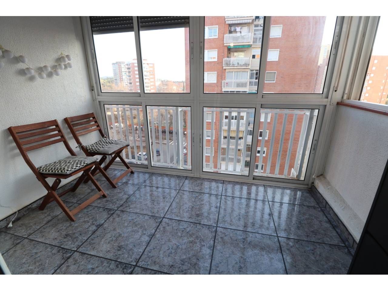 Dormitori de Pis en venda en Terrassa amb Calefacció i Balcó