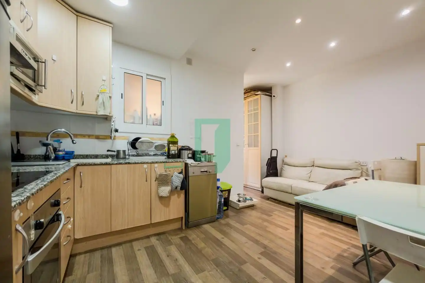 Kitchen of Ground floor for sale in Badalona
