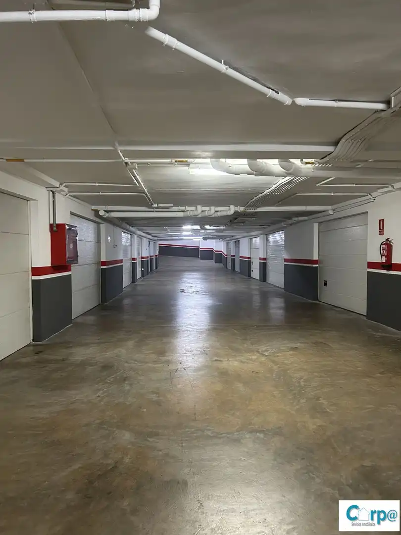 Parking of Houses for rent in Tavernes Blanques  with Air Conditioner, Heating and Parquet flooring