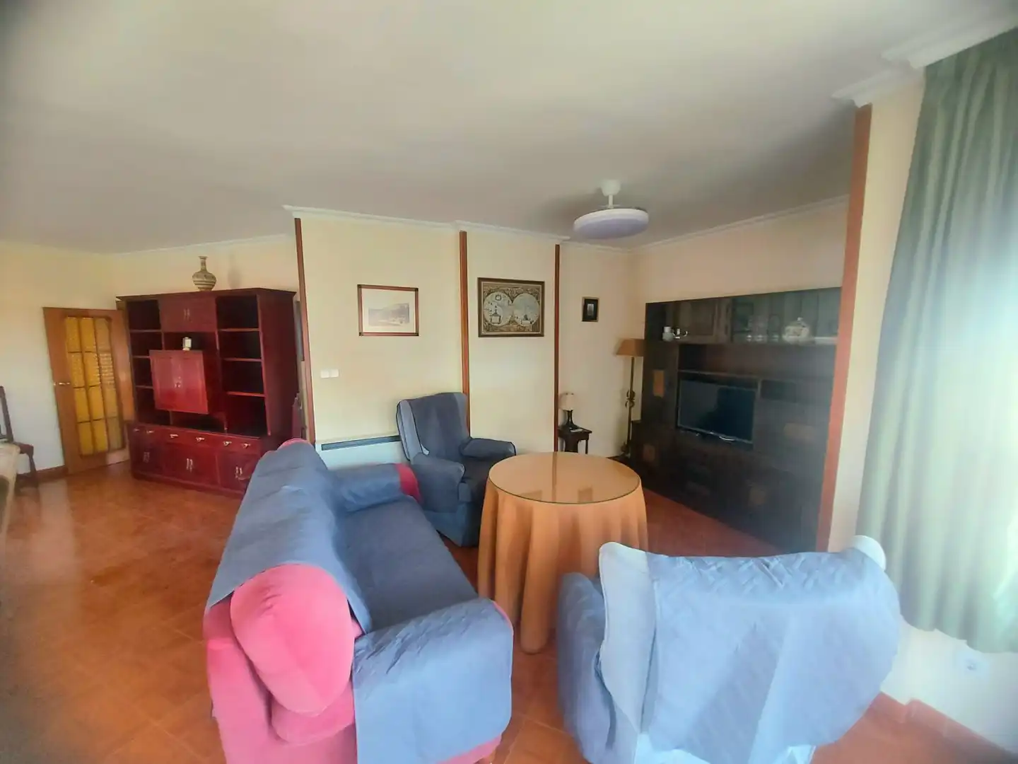 Sala d'estar de Pis de lloguer en Jaén amb Moblat i Balcó