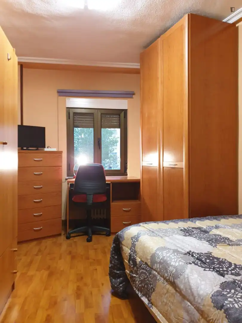 Schlafzimmer von Wohnungen zur untervermieten in Salamanca Capital mit Heizung, Möbliert und Ofen