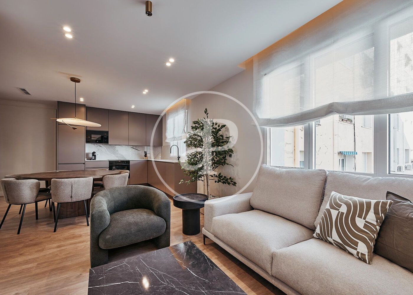 Living room of Flat for sale in  Madrid Capital  with Air Conditioner, Heating and Furnished