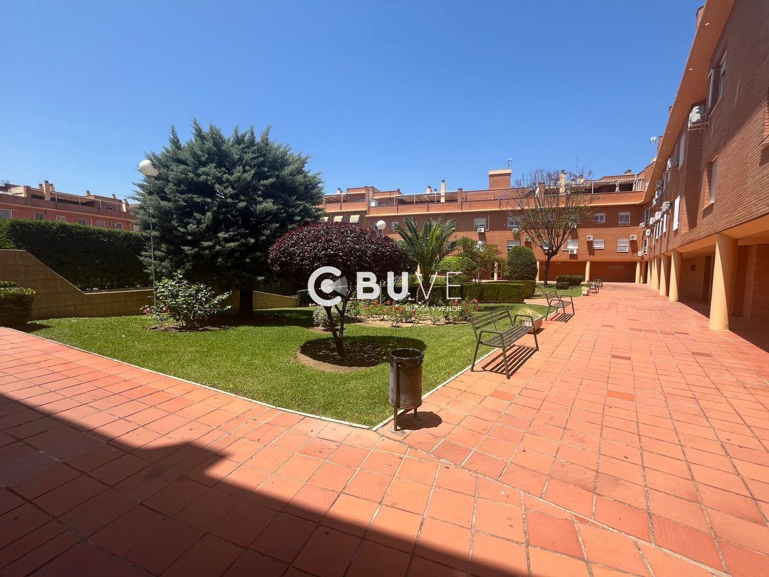 Jardí de Pis en venda en Montequinto amb Aire condicionat, Piscina i Piscina comunitària