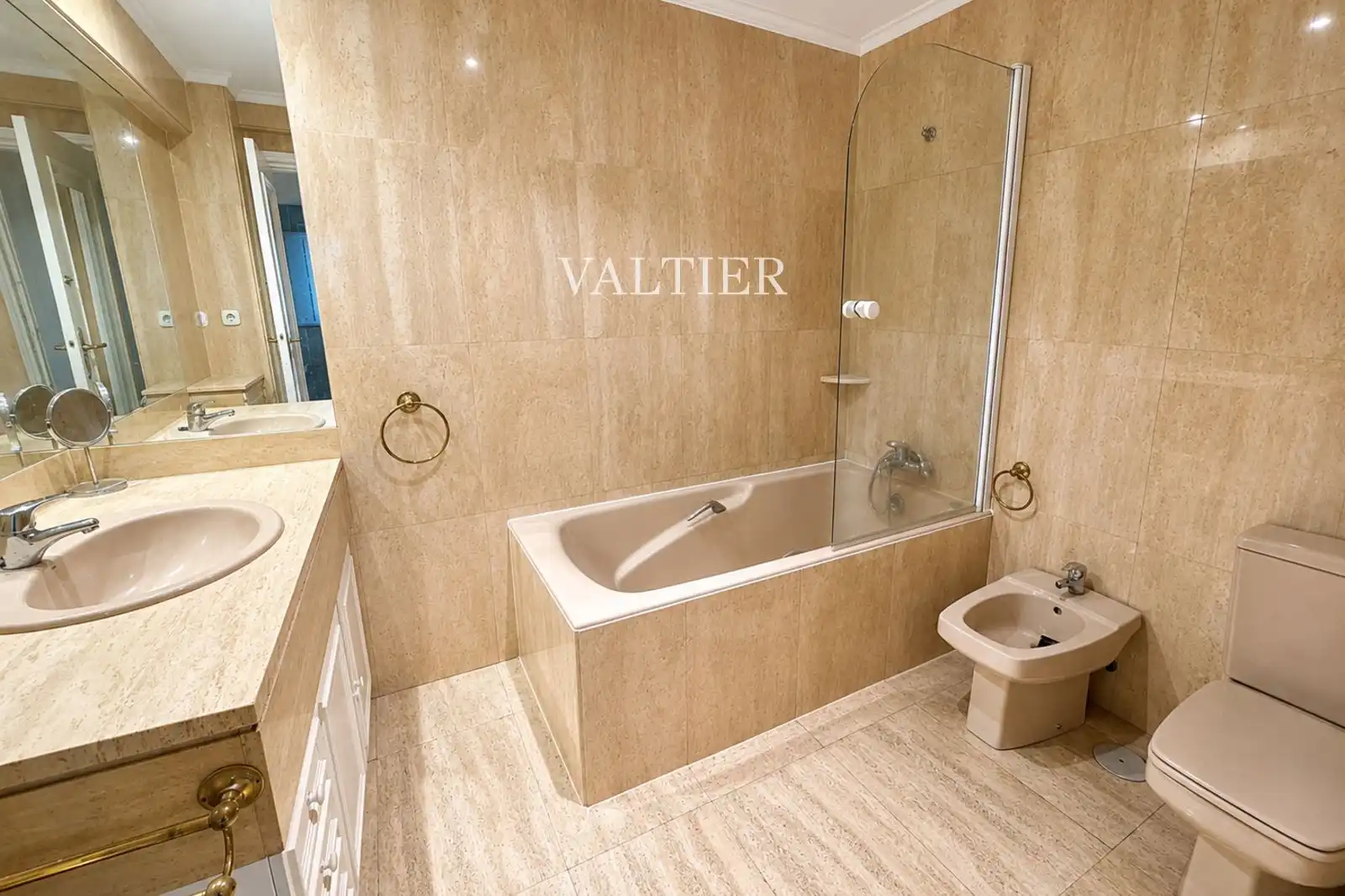 Bathroom of Flat for rent in Madrid