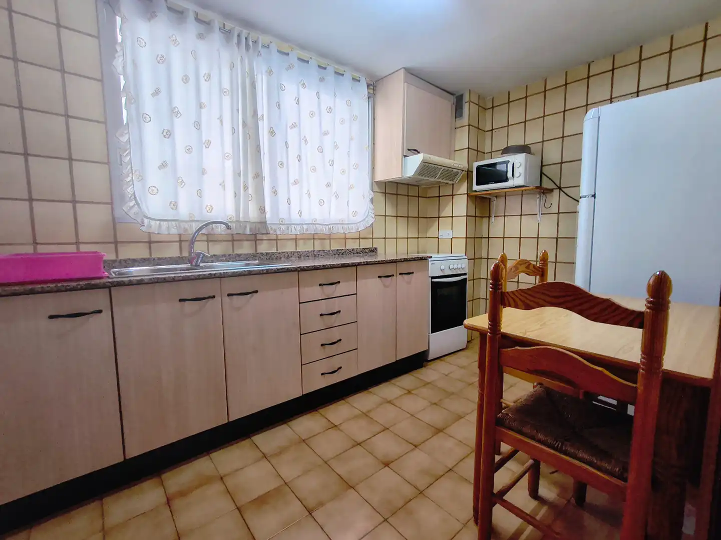 Küche von Wohnung zum Verkauf in Alicante / Alacant mit Klimaanlage, Terrasse und Möbliert
