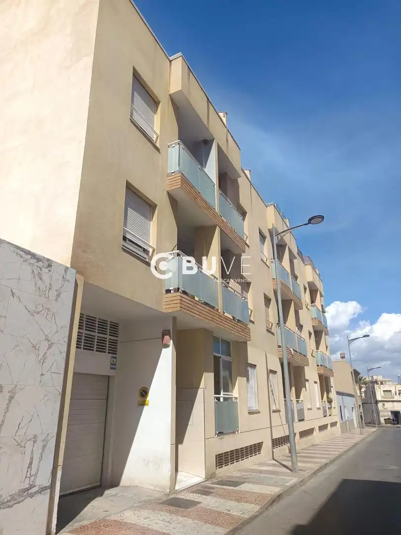 Vista exterior de Piso en venta en Población de Arroyo con Terraza, Piscina y Balcón