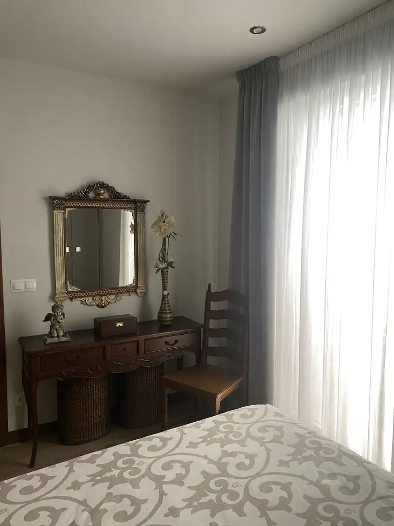 Habitación de Piso en venta en  Pamplona / Iruña con Parquet, Amueblado y Balcón